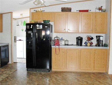 4180 Mountain Creek Rd, Asheboro, NC 27205 - photo 5