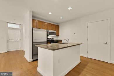 150 V St NW unit VL02, Washington, DC 20001 - photo 6
