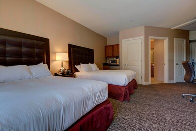 Hilton Hotel room (7)