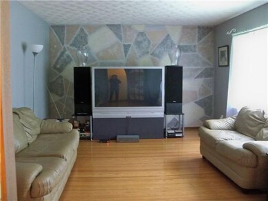 Living Room Freshly painted, bright, hardwood floo