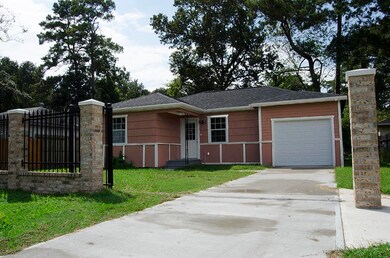 6605 Cathcart Dr, Houston, TX 77091 - photo 2