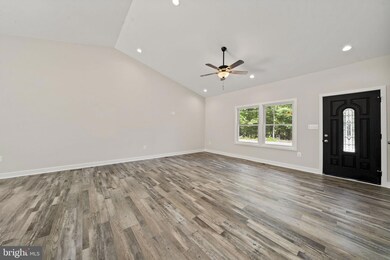 354 Woodbine Dr, Colonial Beach, VA 22443 - photo 3