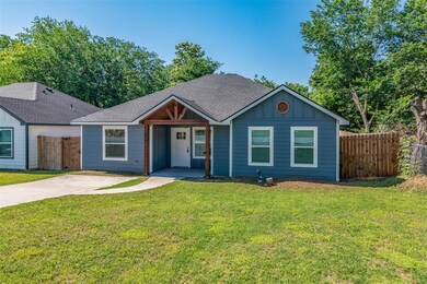 816 W Coffin St, Denison, TX 75020 - photo 3