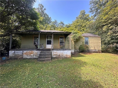 153 Pineway Ln, Thurmond, NC 28683 - photo 2