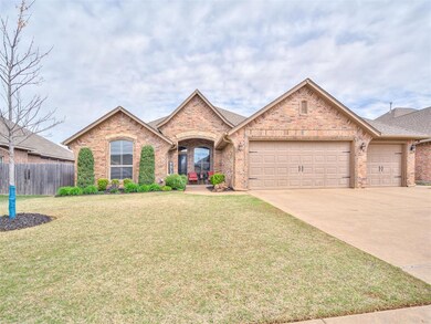 View of front of house featuring a front lawn and 