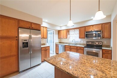 2859 Rolling Green Place, Macungie, PA 18062 - photo 4