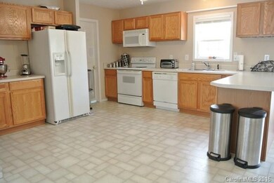 Kitchen with room to move!