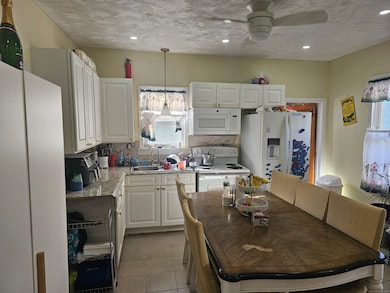 15 Jubilee St, New Britain, CT 06051 - photo 4