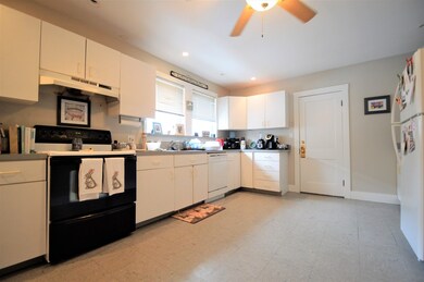 54 Manthorne Rd unit 2, West Roxbury, MA 02132 - photo 4