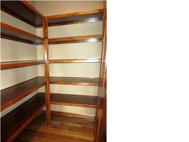 Large walk-in pantry is great bonus off of the kit