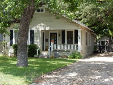 206 W Orchard St, Fredericksburg, TX 78624 - photo 2