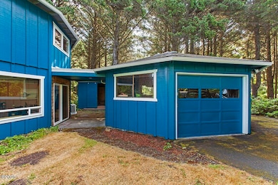 6989 SW Surfland St_03