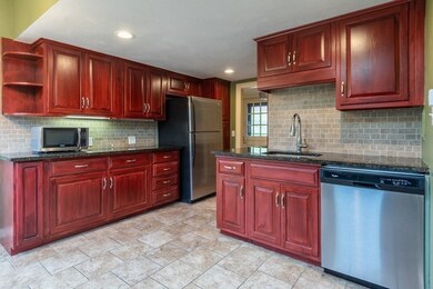 33 Hancock St, Plainville, MA 02762 - photo 4