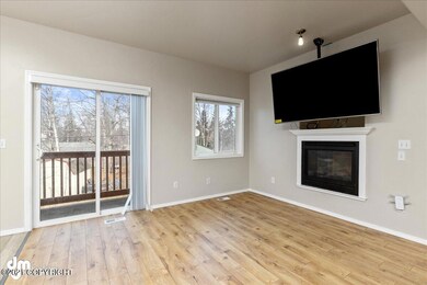 06-Living Room 20211027-DW-0023