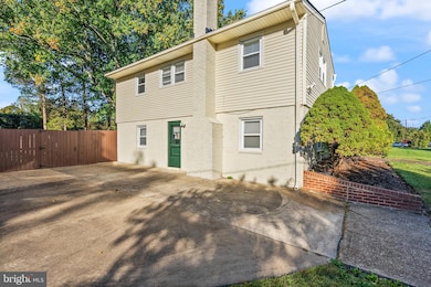 1726 Baldwin Dr, McLean, VA 22101 - photo 5