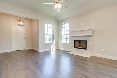 633 Vaquero St, White Settlement, TX 76108 - photo 7