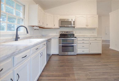 804 S Ridge Rd, Burlington, NC 27217 - photo 5