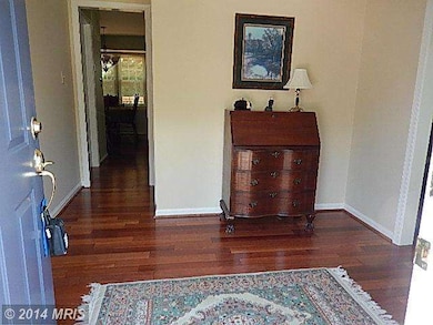 5910 Oakland Park Dr, Burke, VA 22015 - photo 3