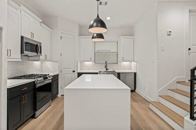 816 Curtin St unit D, Houston, TX 77018 - photo 4