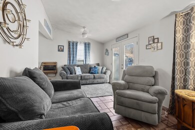 2822 Sewell St, Rockford, IL 61109 - photo 6