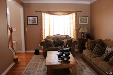 5347 Greenbriar Dr, Bethlehem, PA 18017 - photo 4