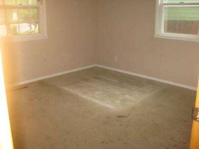 132 Pecos Cir, Carpentersville, IL 60110 - photo 5