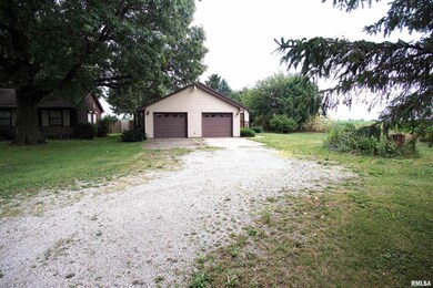 610 Home Ave, Lincoln, IL 62656 - photo 5