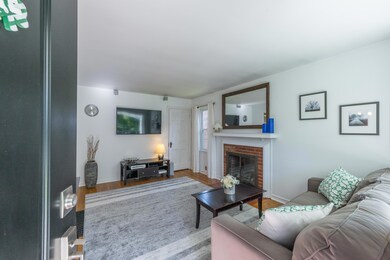 05 Family Room 1