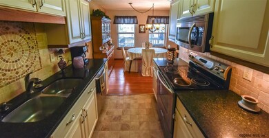 312 Cambridge Manor Dr, Schenectady, NY 12302 - photo 6