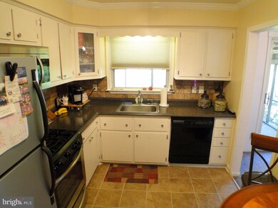 624 Warren Blvd, Broomall, PA 19008 - photo 6