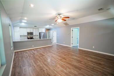 903 W Hull St, Denison, TX 75020 - photo 4