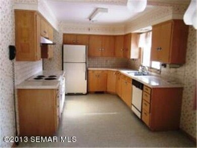 302 Fredrick Dr, Albert Lea, MN 56007 - photo 5