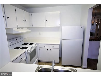 127 Woodstream Dr, Norristown, PA 19403 - photo 6