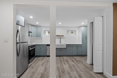 42 Spring St unit 2nd Fl, Albany, NY 12210 - photo 7