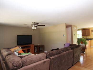 45D Windham Rd, Hudson, NH 03051 - photo 4