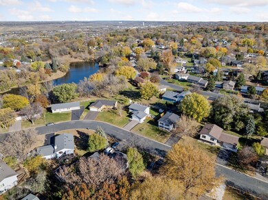 Fantastic private location on a circle. No through traffic