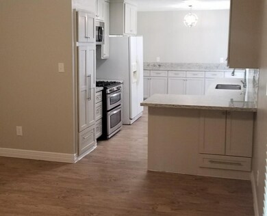 510 Castlelake Dr, Friendswood, TX 77546 - photo 6