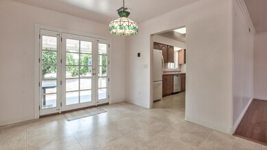 Breakfast Room/Dining