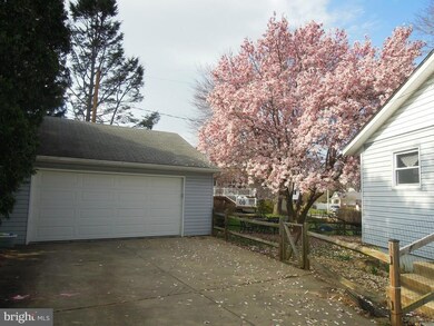 800 Holly Hill Ct, Reisterstown, MD 21136 - photo 3