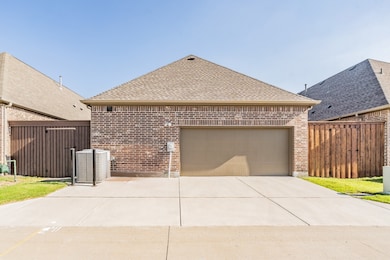 568 Enfield Dr, Frisco, TX 75036 - photo 4