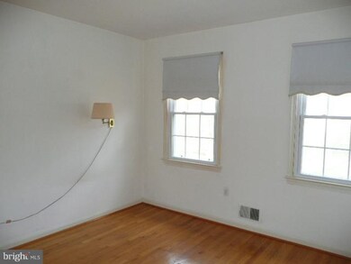 8115 Blandsford Dr, Manassas, VA 20111 - photo 5