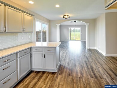 2467 Dorsey Dr, Hubbard, OR 97032 - photo 7