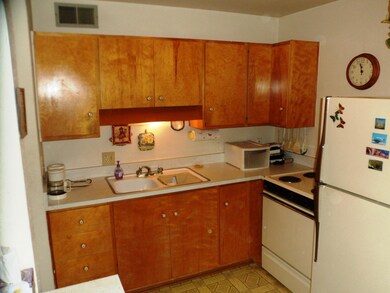 Kitchen (2)