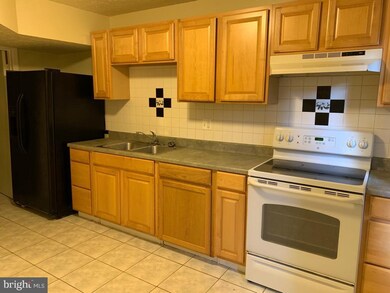 1829 Arwell Ct, Severn, MD 21144 - photo 2