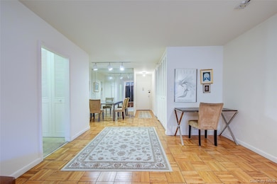 66-36 Yellowstone Blvd unit 4-A, Forest Hills, NY 11375 - photo 6