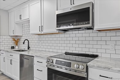 3771 Gainesborough Dr, Lake Orion, MI 48359 - photo 5