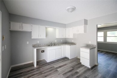 213 Hart Ave, Des Moines, IA 50315 - photo 4