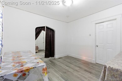 5056 Charles St, HamtraMcK, MI 48212 - photo 4