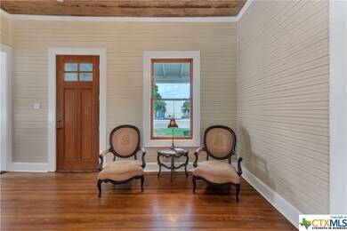 823 E Cedar St, Seguin, TX 78155 - photo 5