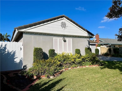 16291 Hawaii Ln, Huntington Beach, CA 92649 - photo 4